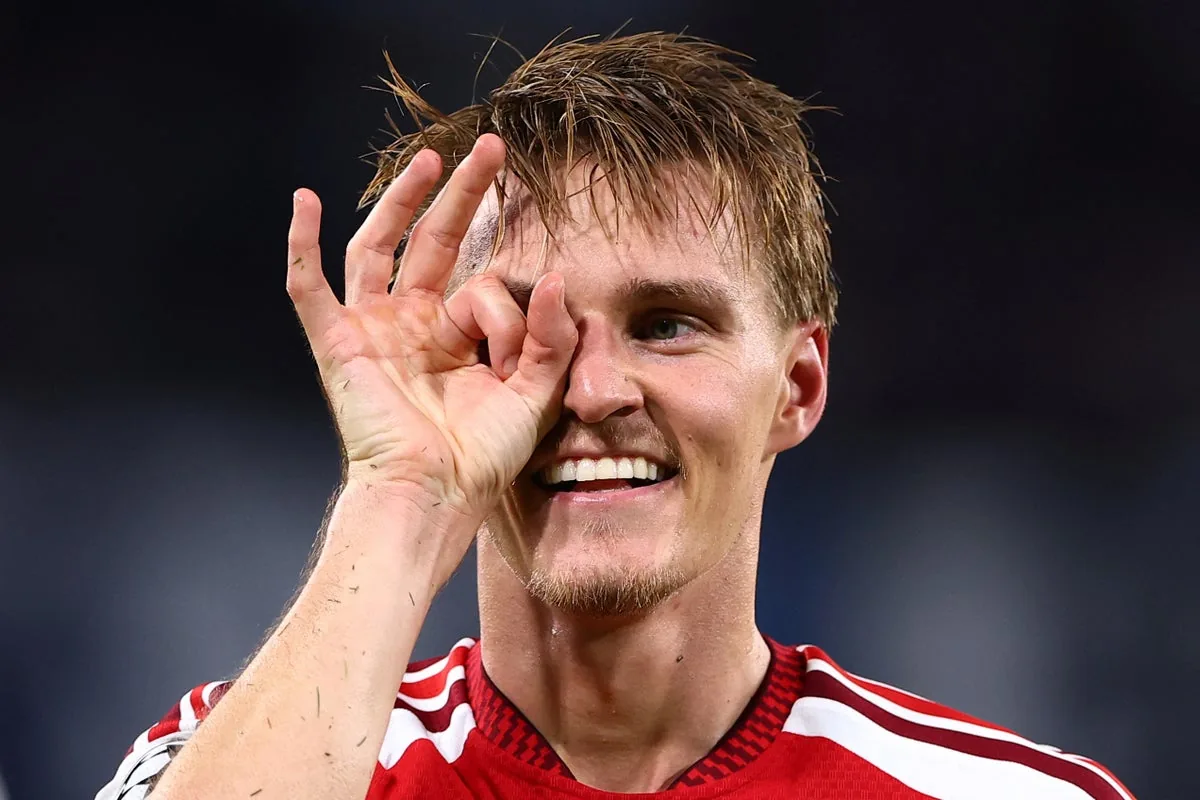 Naples: Ødegaard goal secures Champions League win for Arsenal