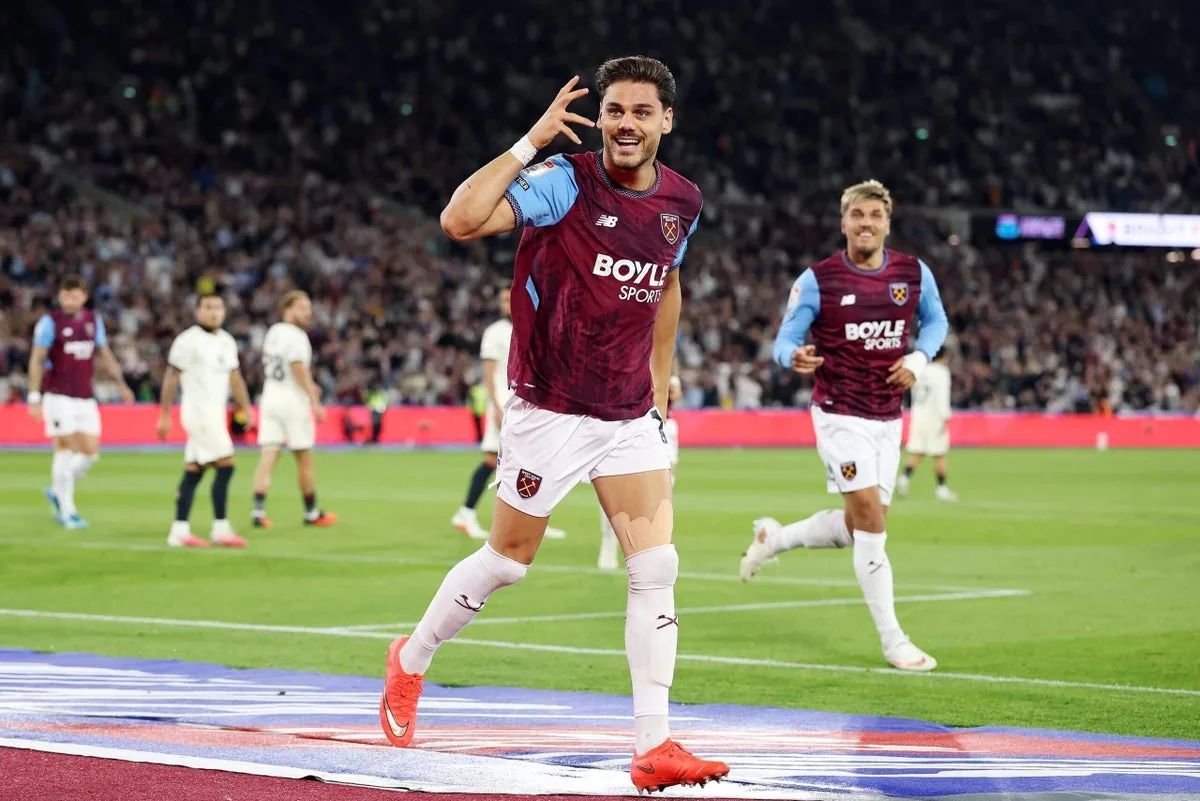 West Ham returns to top of Championship after Wrexham victory image 1